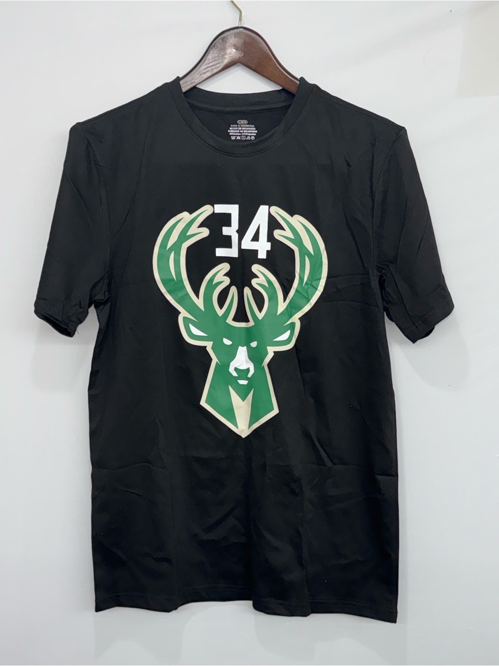 Milwaukee Bucks Giannis Antetokounmpo #34 T-Shirt Men’s Size (L) NWOT